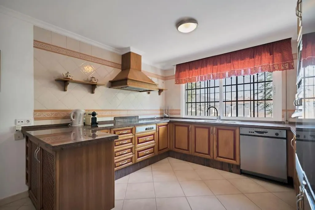 Apartamento En El Centro De San Pedro Con Parking - Del Valle 72 1 Marbella
